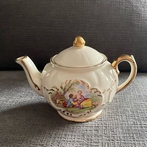 Vintage Sadler England Small Ceramic Gold Trim Tea Pot w/ Courting Couple